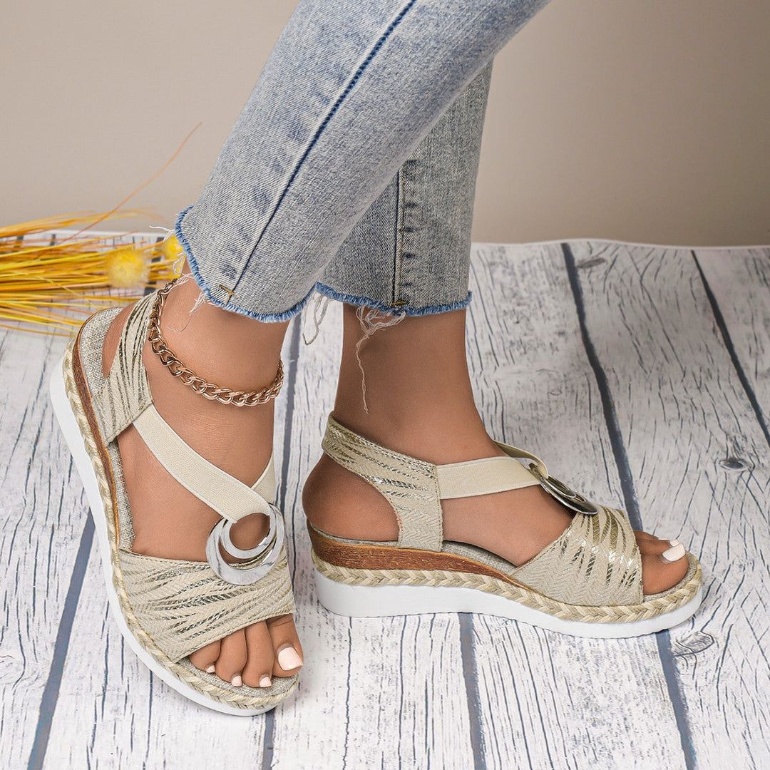 Sandalias cuña metalizadas | comodidad chic para diario